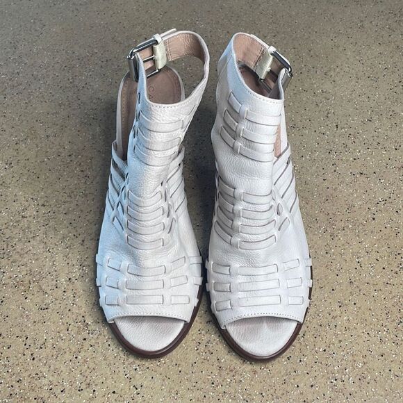 Caslon Martin Leather Open Toe Slingback Sandals 7 Bone - Picture 5 of 16